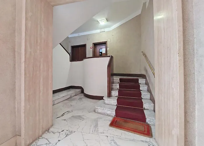 New With Balcony - 150m Metro A Appartement