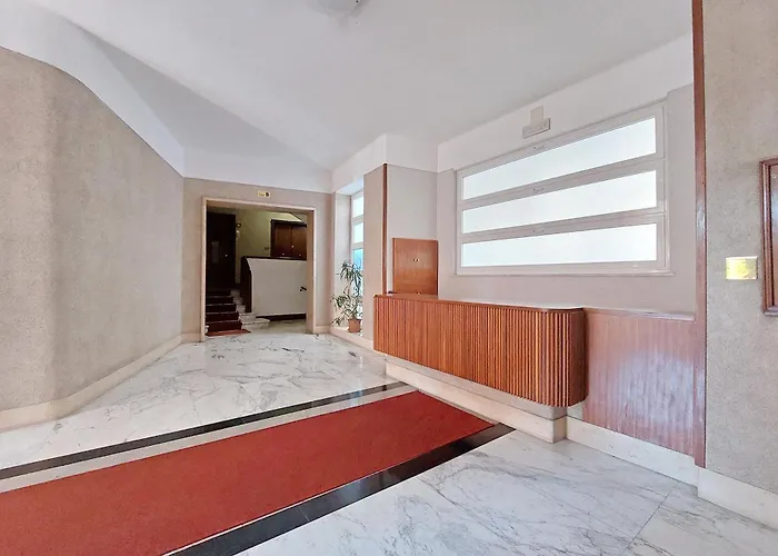 Appartement New With Balcony - 150m Metro A