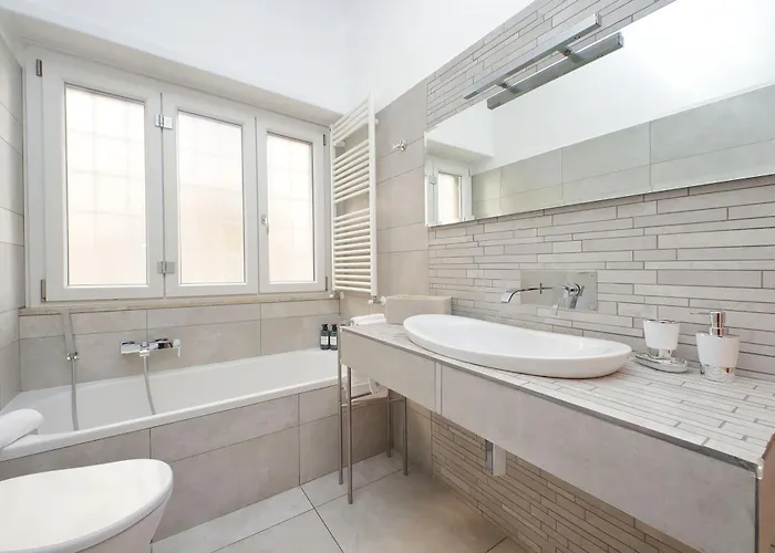 New With Balcony - 150m Metro A Appartement