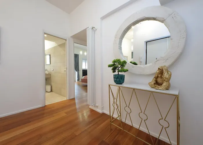 New With Balcony - 150m Metro A