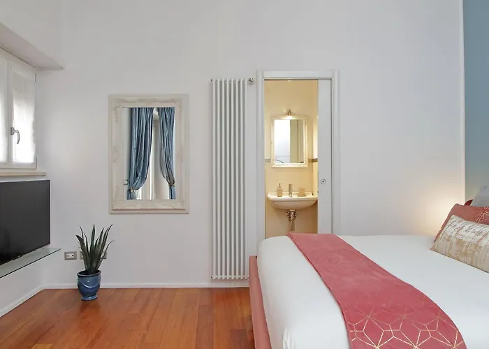 New With Balcony - 150m Metro A Appartement